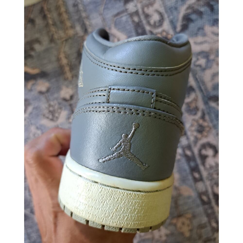 Nike Air Jordan 1 Mid Cool Grey Used Boys Youth Size 5.5 Worn See Pics - Picture 4 of 16